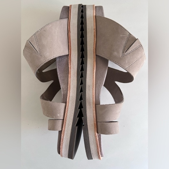 Merrell Moon Sandals - Picture 3 of 6